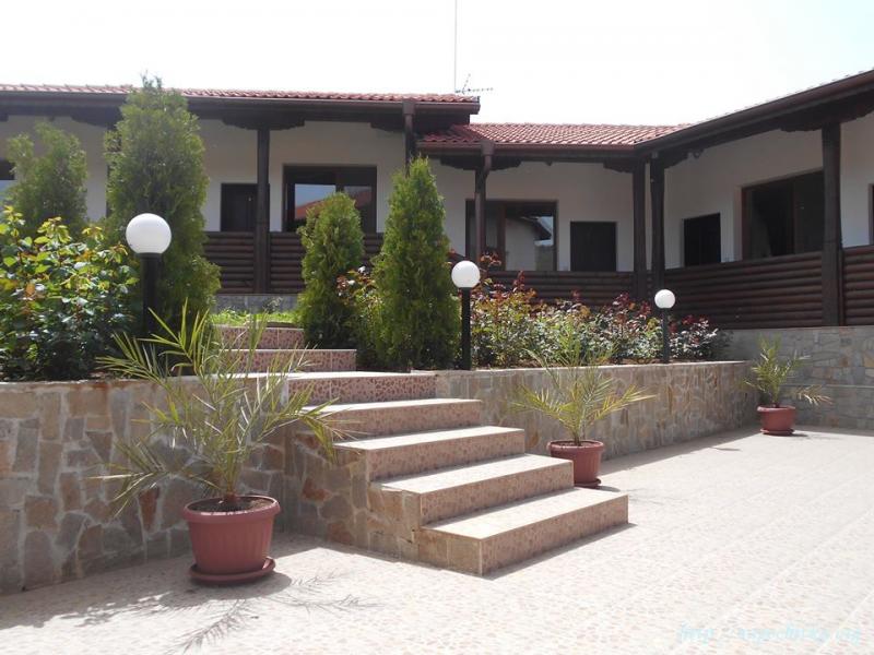 Целогодишно Къща за гости Елена