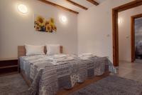 Guest House в Елена - снимка 4