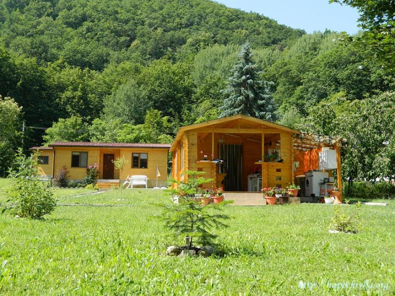 Лято самостоятелни дървени къщи вилна зона Долна баня